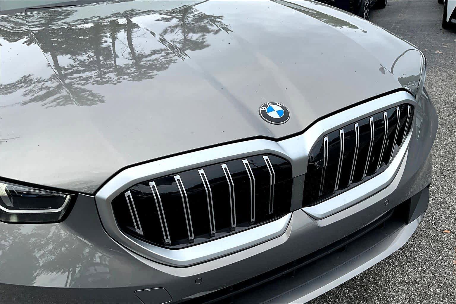 Certified 2025 BMW 530i RWD image 29