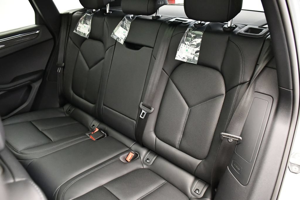 Certified 2026 Porsche Macan Turbo AWD/4WD image 46
