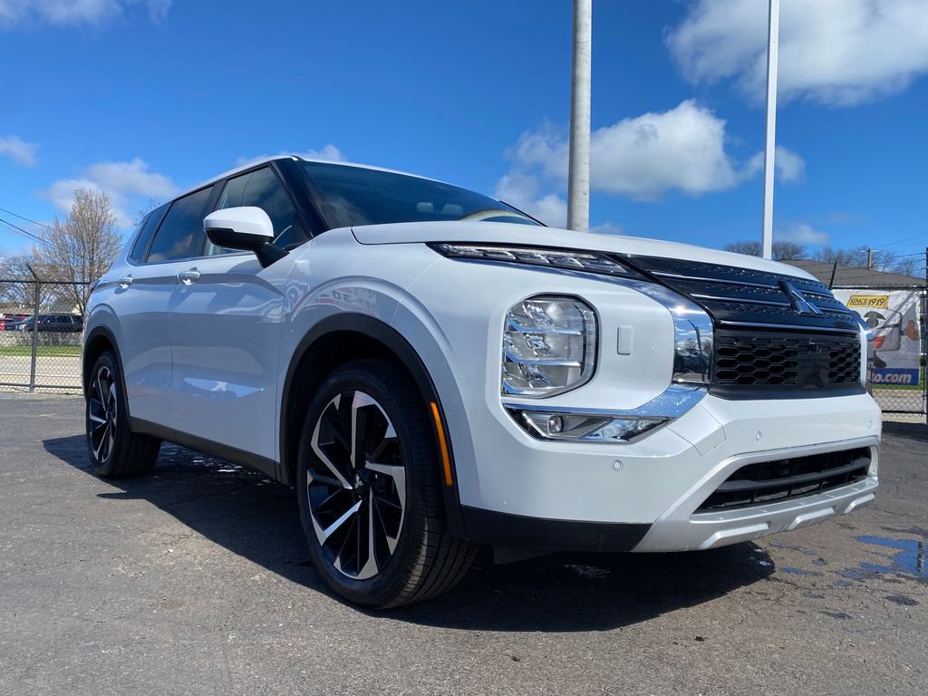 Used 2024 Mitsubishi Outlander SE AWD/4WD image 32