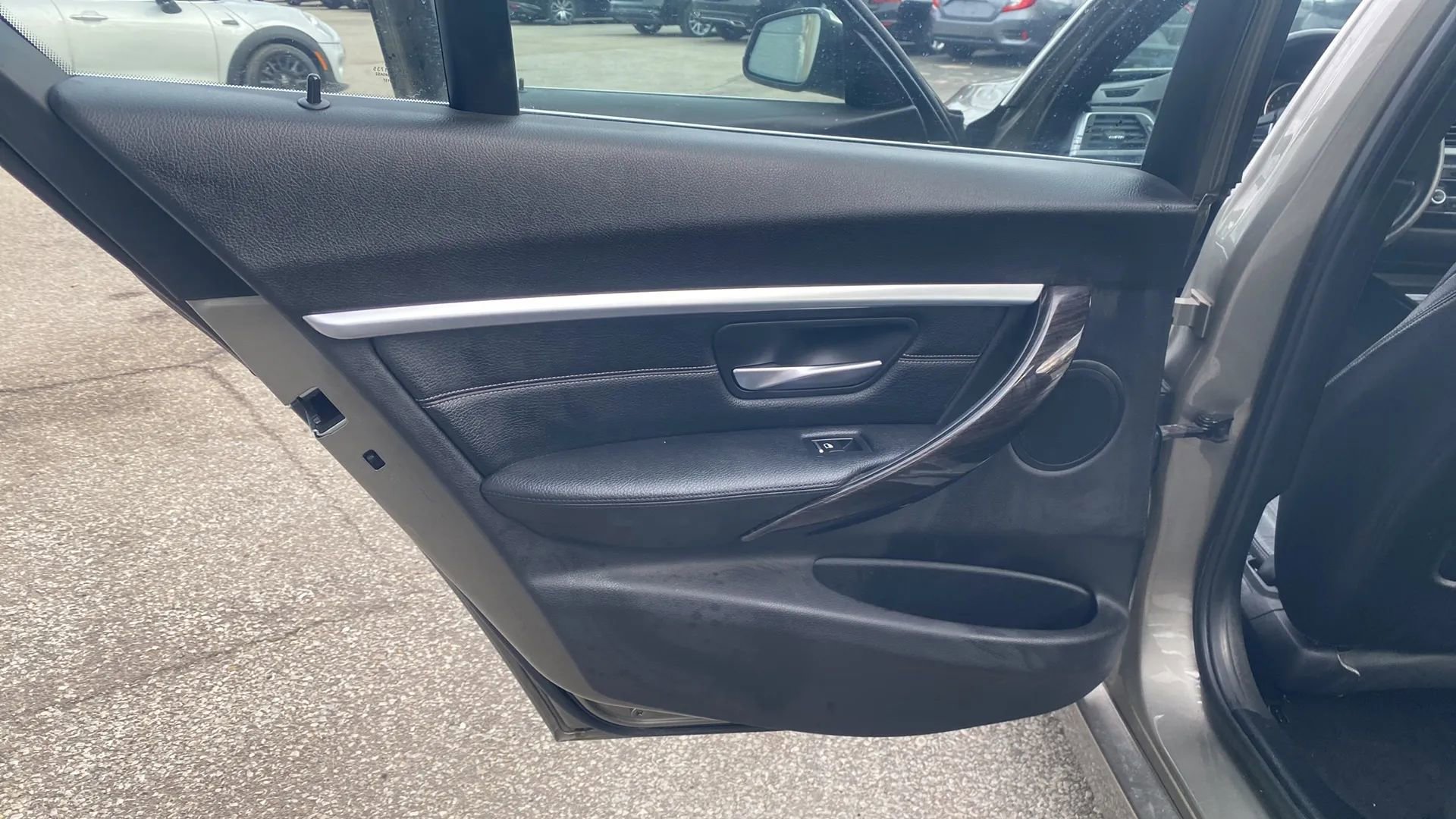 Used 2017 BMW 330i xDrive Sedan image 9