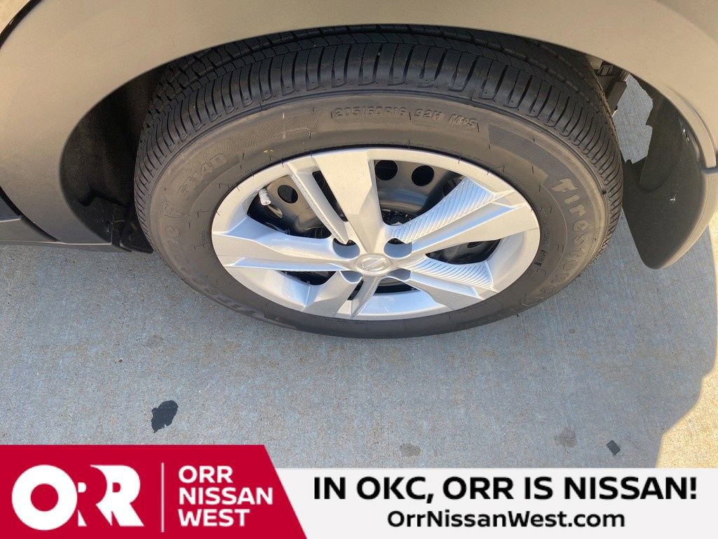 New 2025 Nissan Kicks Play S FWD image 9