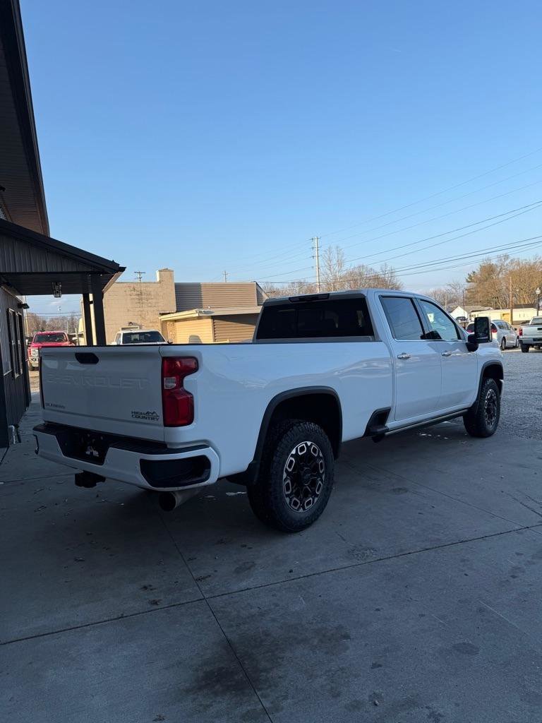 Used 2022 Chevrolet Silverado 3500 High Country AWD/4WD image 3