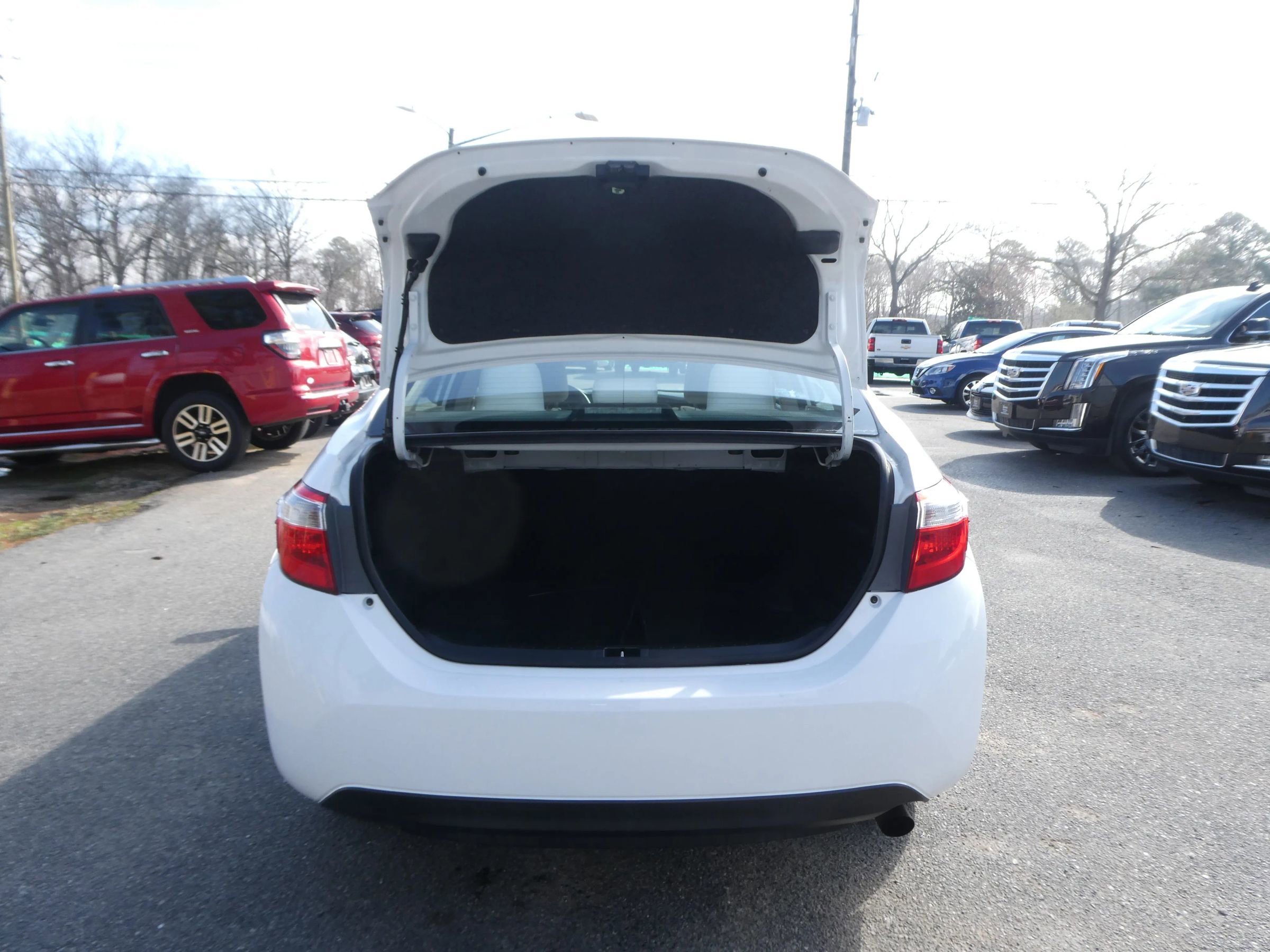 Used 2014 Toyota Corolla LE FWD image 7