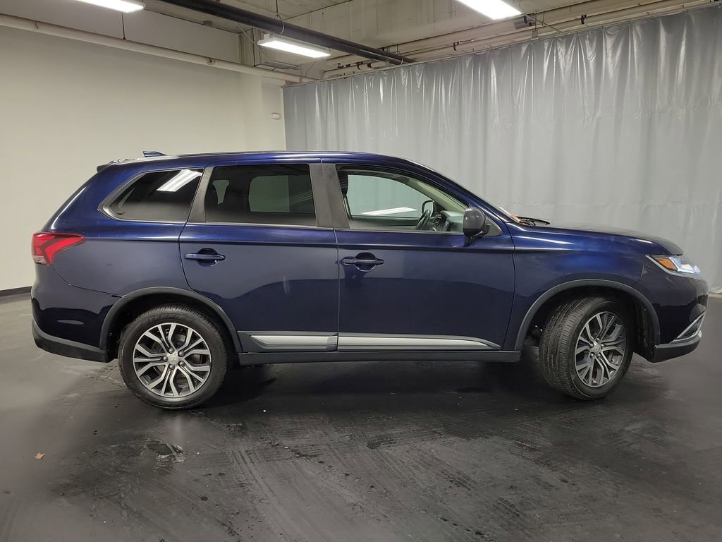 Used 2018 Mitsubishi Outlander SE image 10