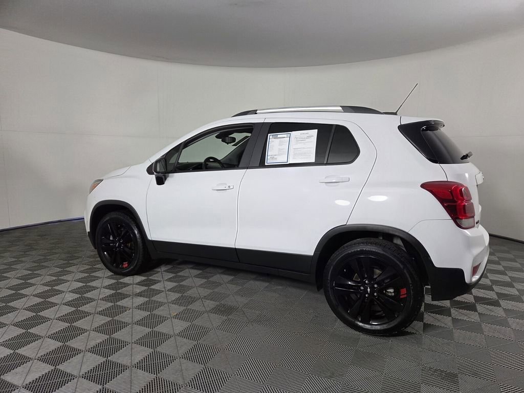 Used 2020 Chevrolet Trax LT w/ Redline Edition image 9