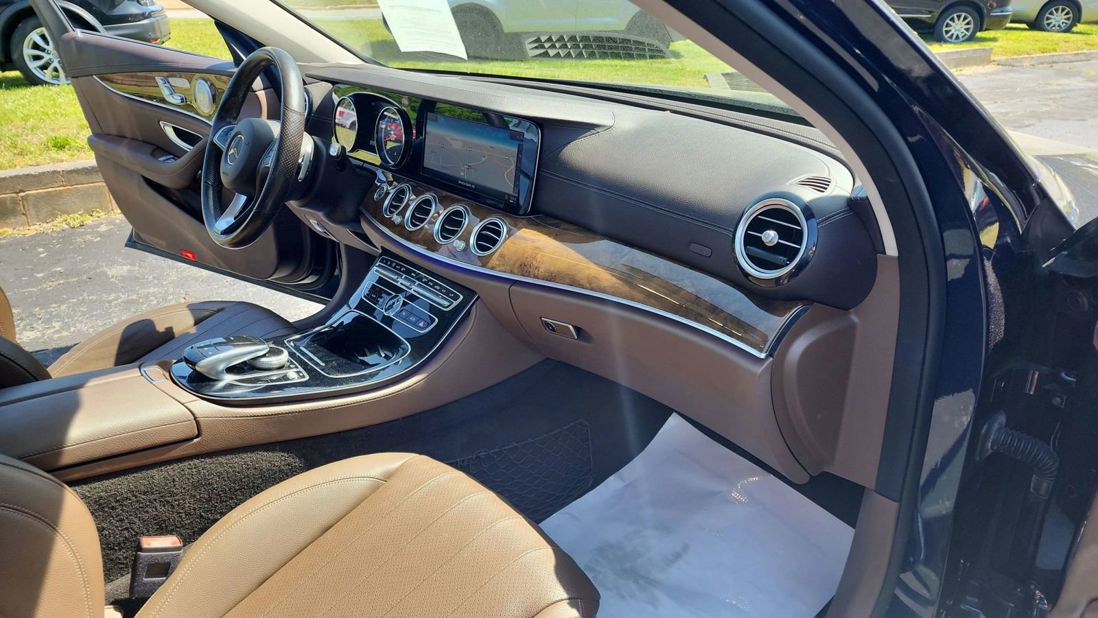 Used 2018 Mercedes-Benz E 300 E 300 4MATIC Sedan 4D image 19