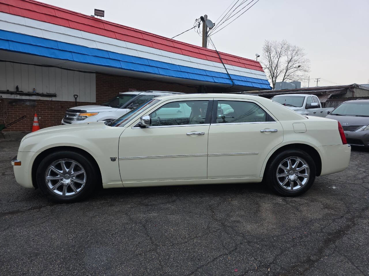 Used 2007 Chrysler 300 C RWD image 3
