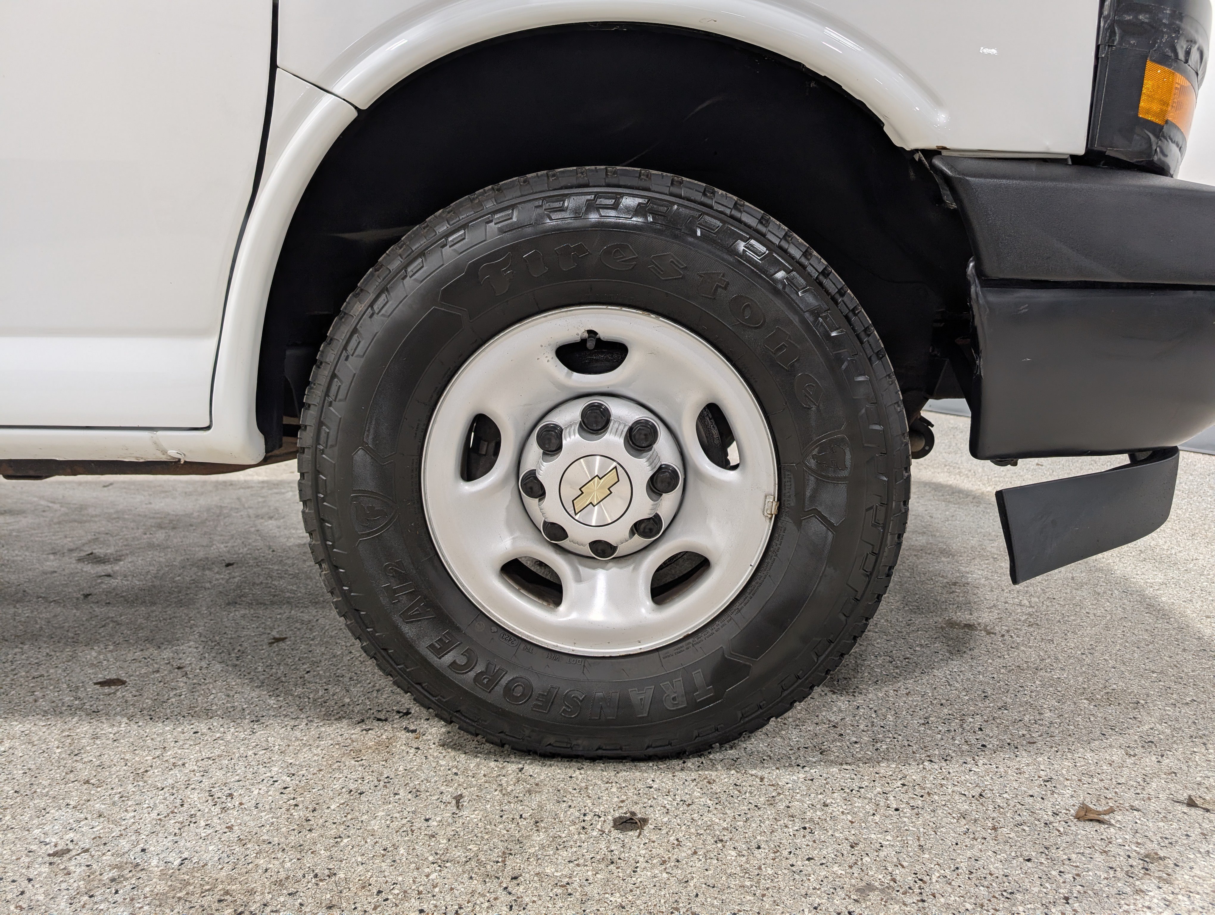 Used 2022 Chevrolet Express 3500 w/ Driver Convenience Package RWD image 11