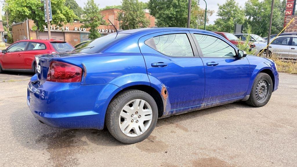 Used 2014 Dodge Avenger SE FWD image 4
