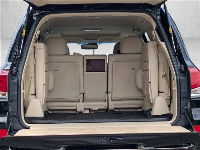 Used 2013 Lexus LX 570 4WD w/ Luxury Pkg image 6