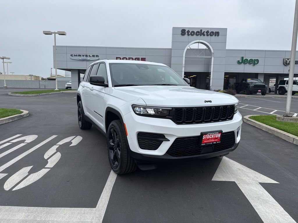 New 2025 Jeep Grand Cherokee Altitude AWD/4WD image 2