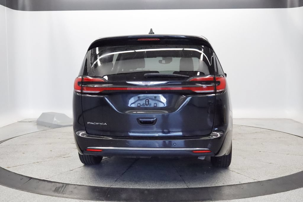 Certified 2023 Chrysler Pacifica Touring-L FWD image 4