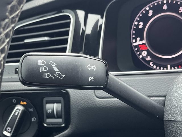 Used 2019 Volkswagen Golf R 4-Door AWD/4WD image 29