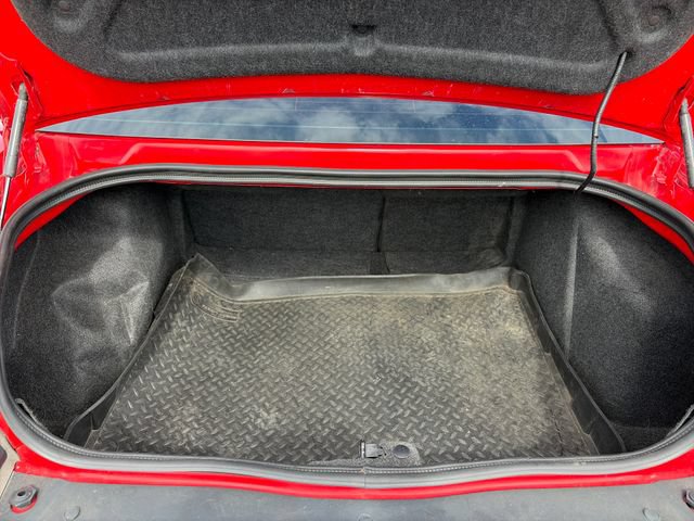 Used 2014 Dodge Challenger SXT RWD image 14