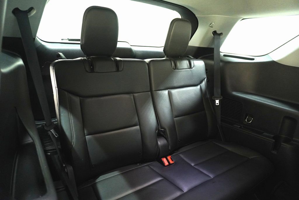 Used 2022 Ford Explorer XLT w/ Equipment Group 202A image 17