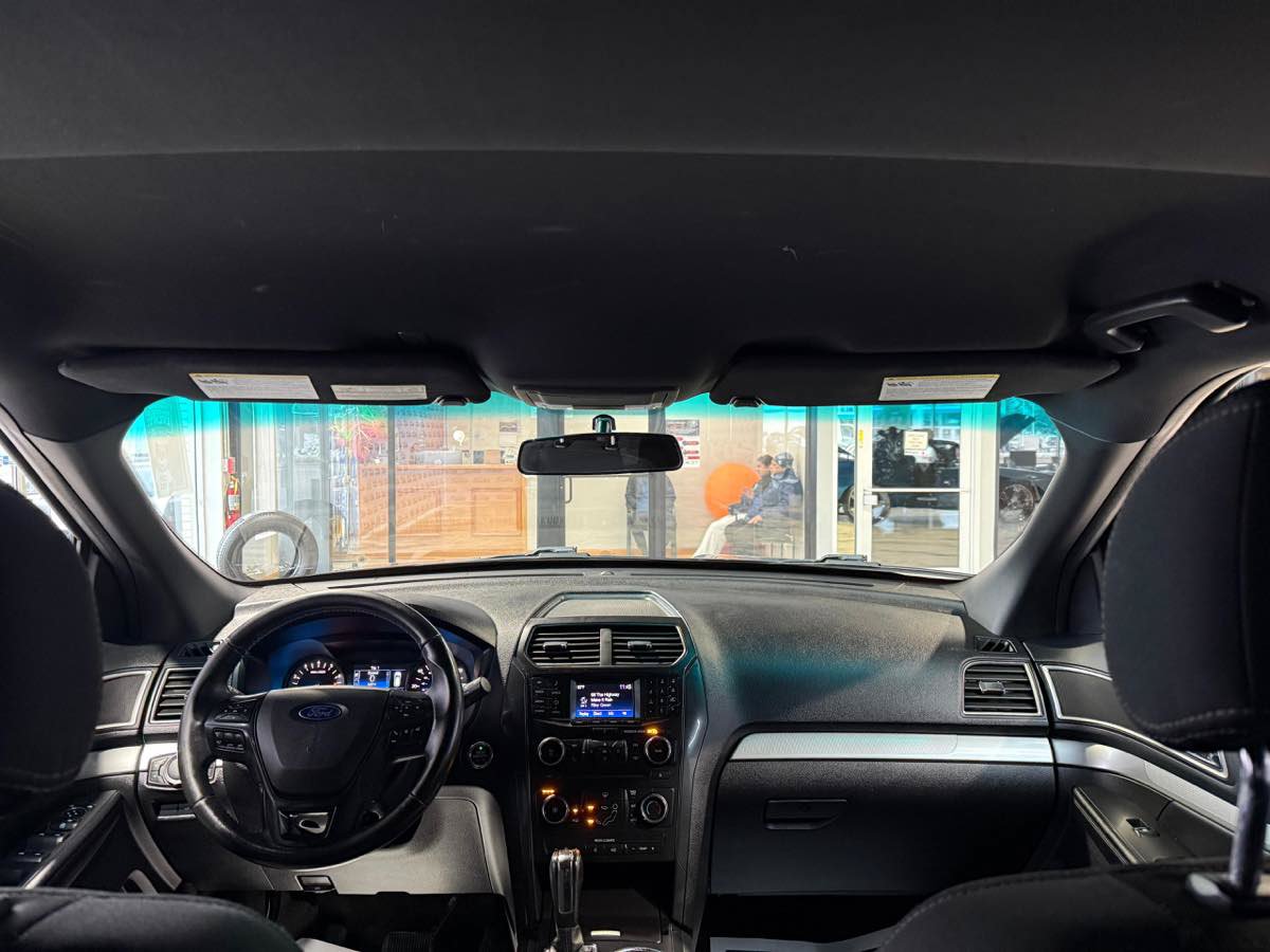 Used 2017 Ford Explorer XLT AWD/4WD image 26