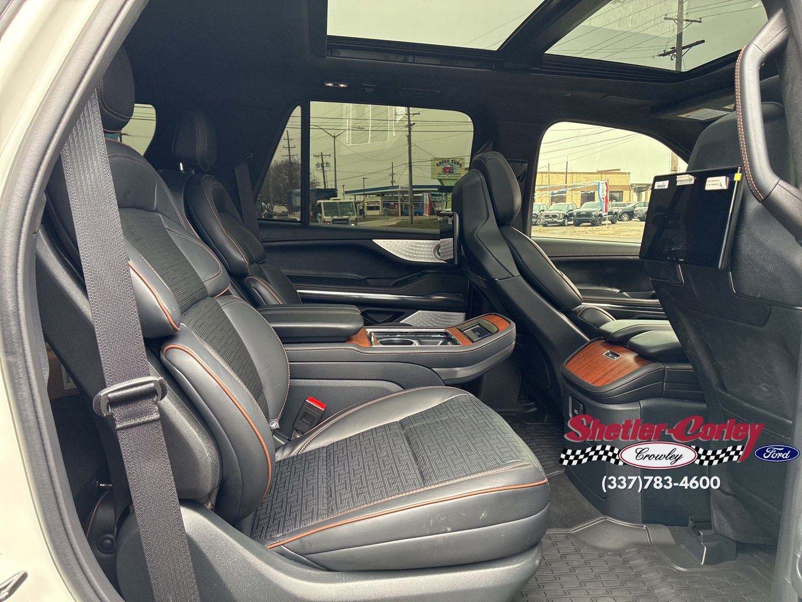 Used 2025 Lincoln Navigator Black Label image 8