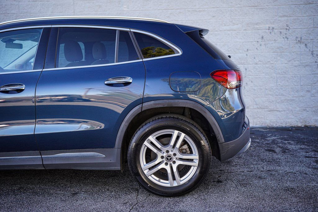Used 2022 Mercedes-Benz GLA 250 4MATIC w/ Premium Package Lite image 11