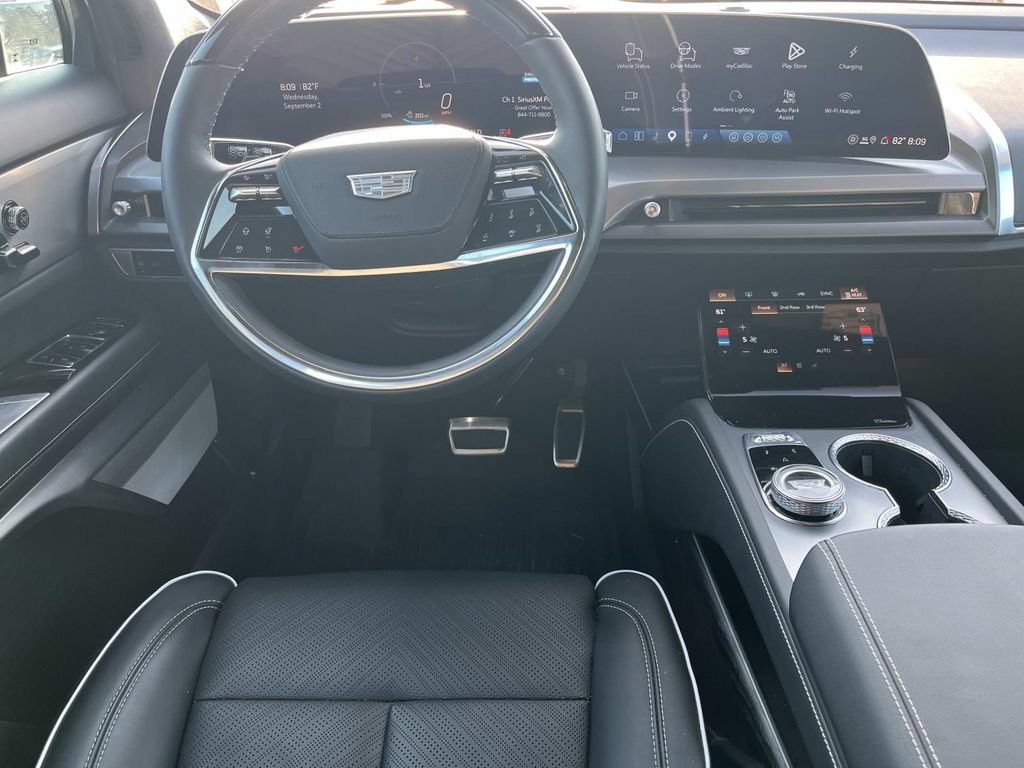 Certified 2026 Cadillac Vistiq Platinum w/ LPO, Floor Liner Package AWD/4WD image 13