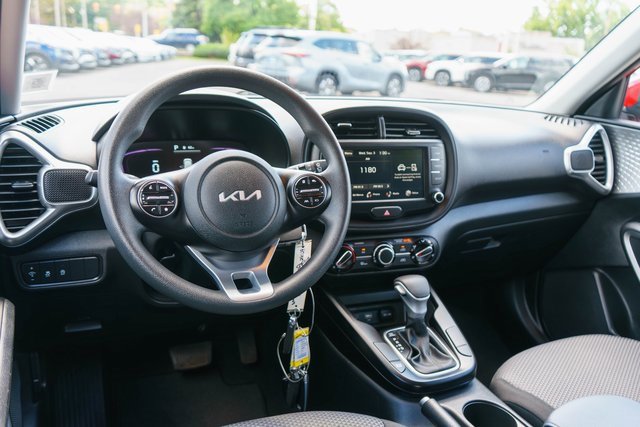 Used 2023 Kia Soul LX image 14