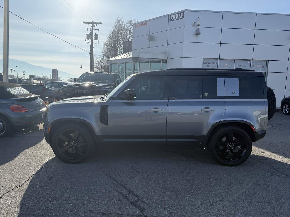 Used 2021 Land Rover Defender 110 SE image 9