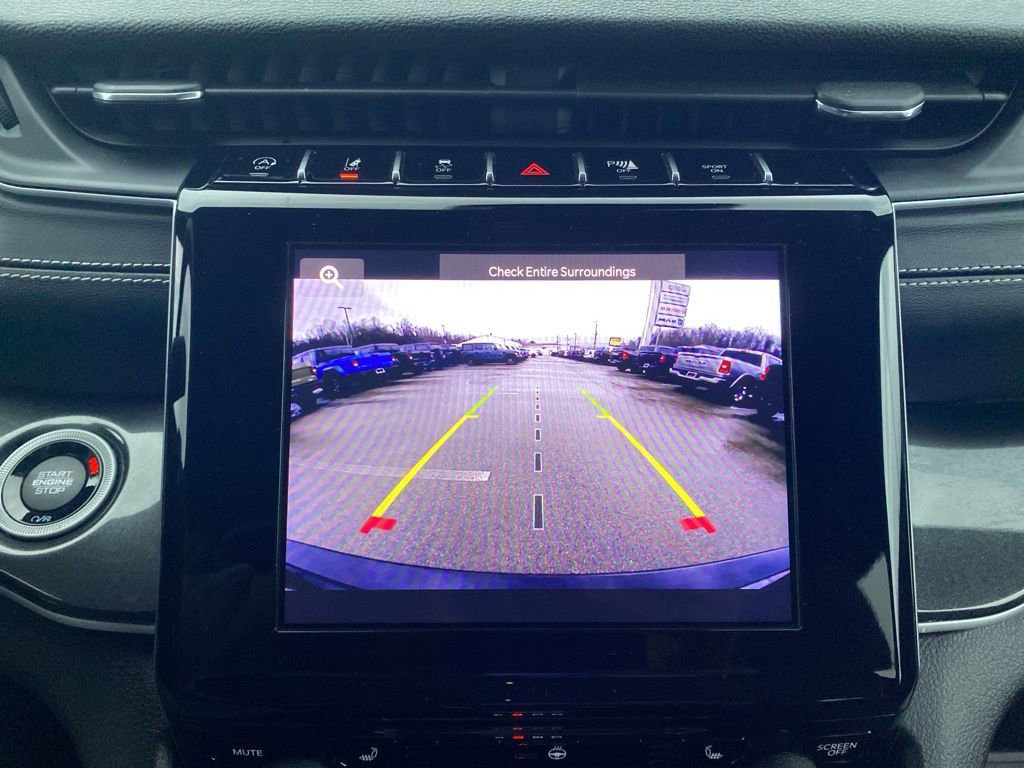 Used 2023 Jeep Grand Cherokee Altitude image 23