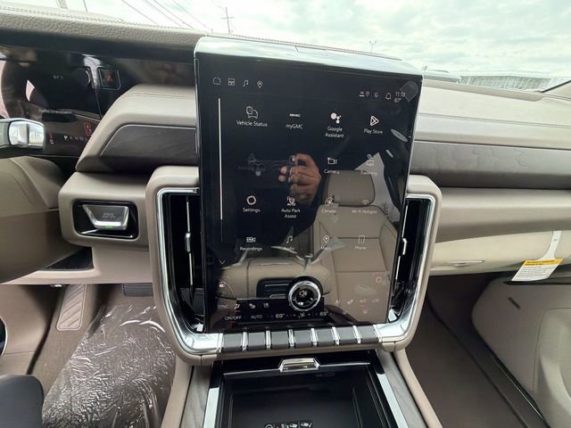 New 2026 GMC Yukon XL Denali w/ Denali Reserve Package image 14