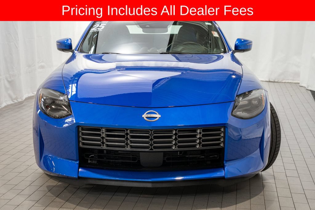 Certified 2025 Nissan Z Performance w/ Floor Mat Package RWD image 3