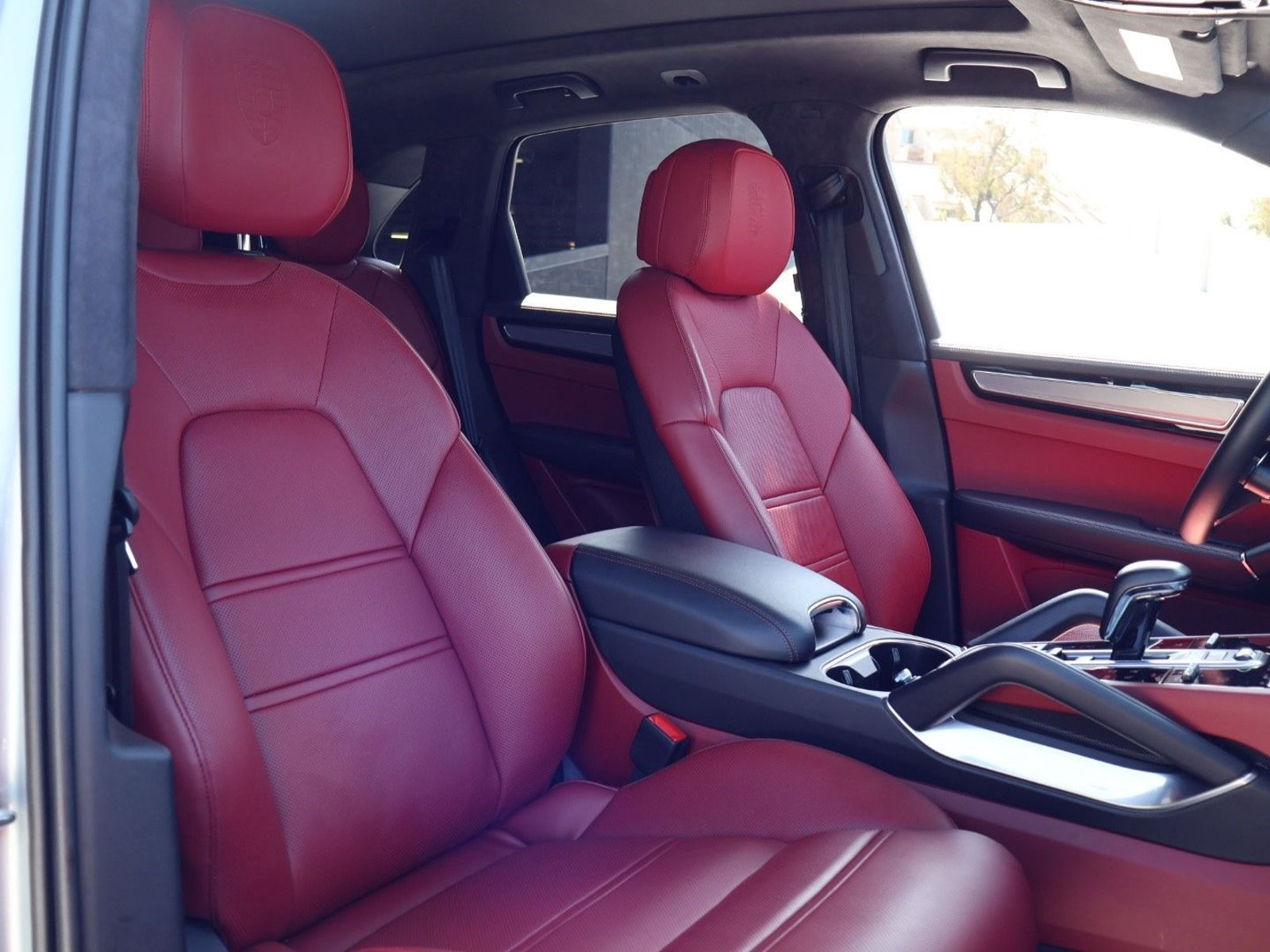 Certified 2023 Porsche Cayenne Turbo AWD/4WD image 24