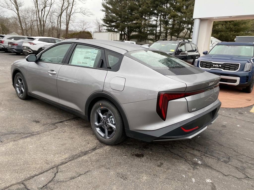 New 2026 Kia K4 LXS image 3
