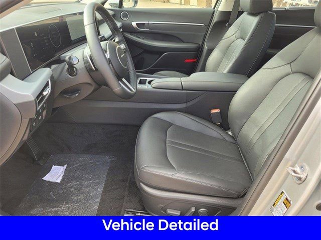 New 2025 Hyundai Sonata Limited image 3