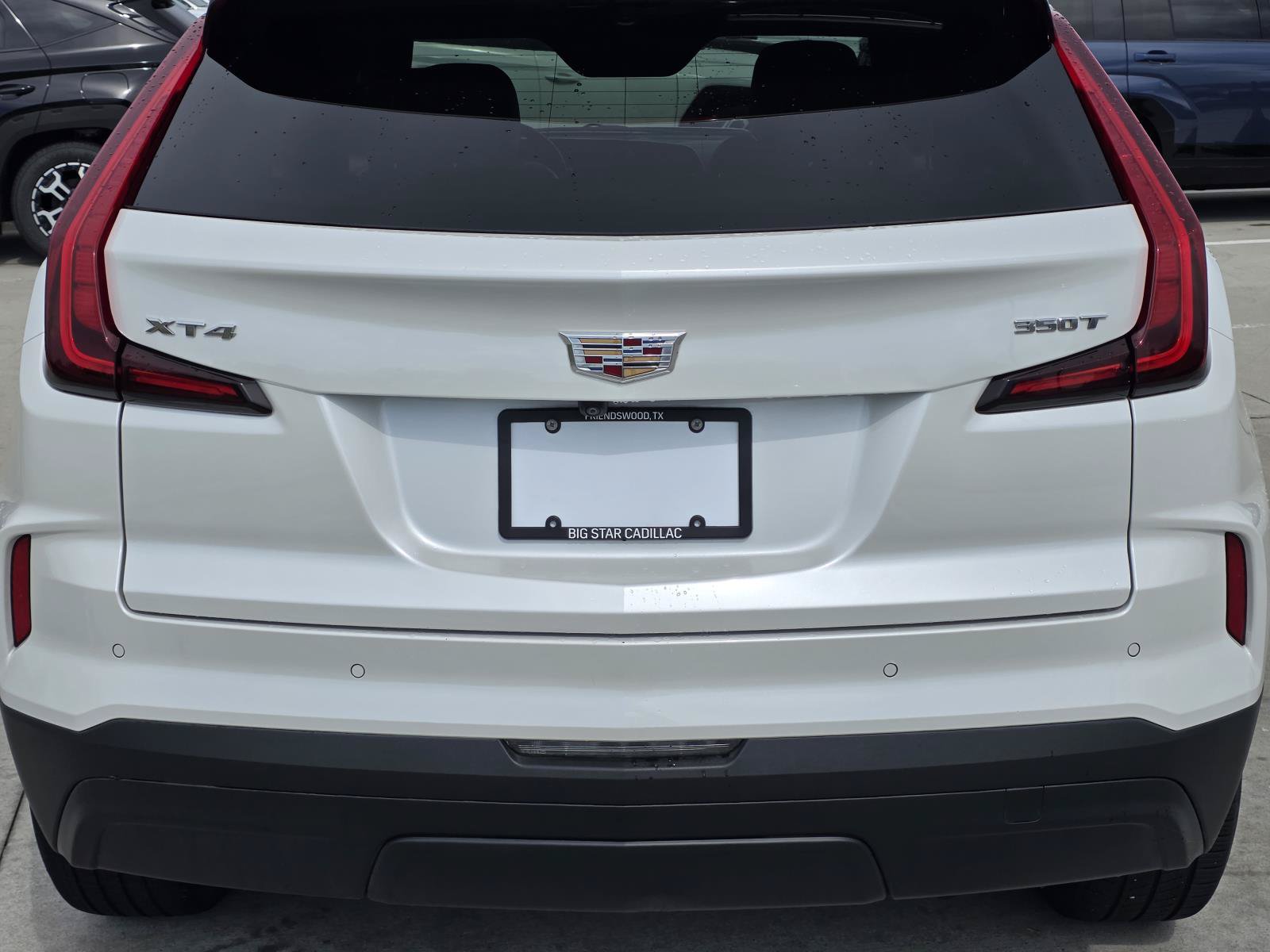 Certified 2024 Cadillac XT4 Luxury w/ Cold Weather Package FWD image 10