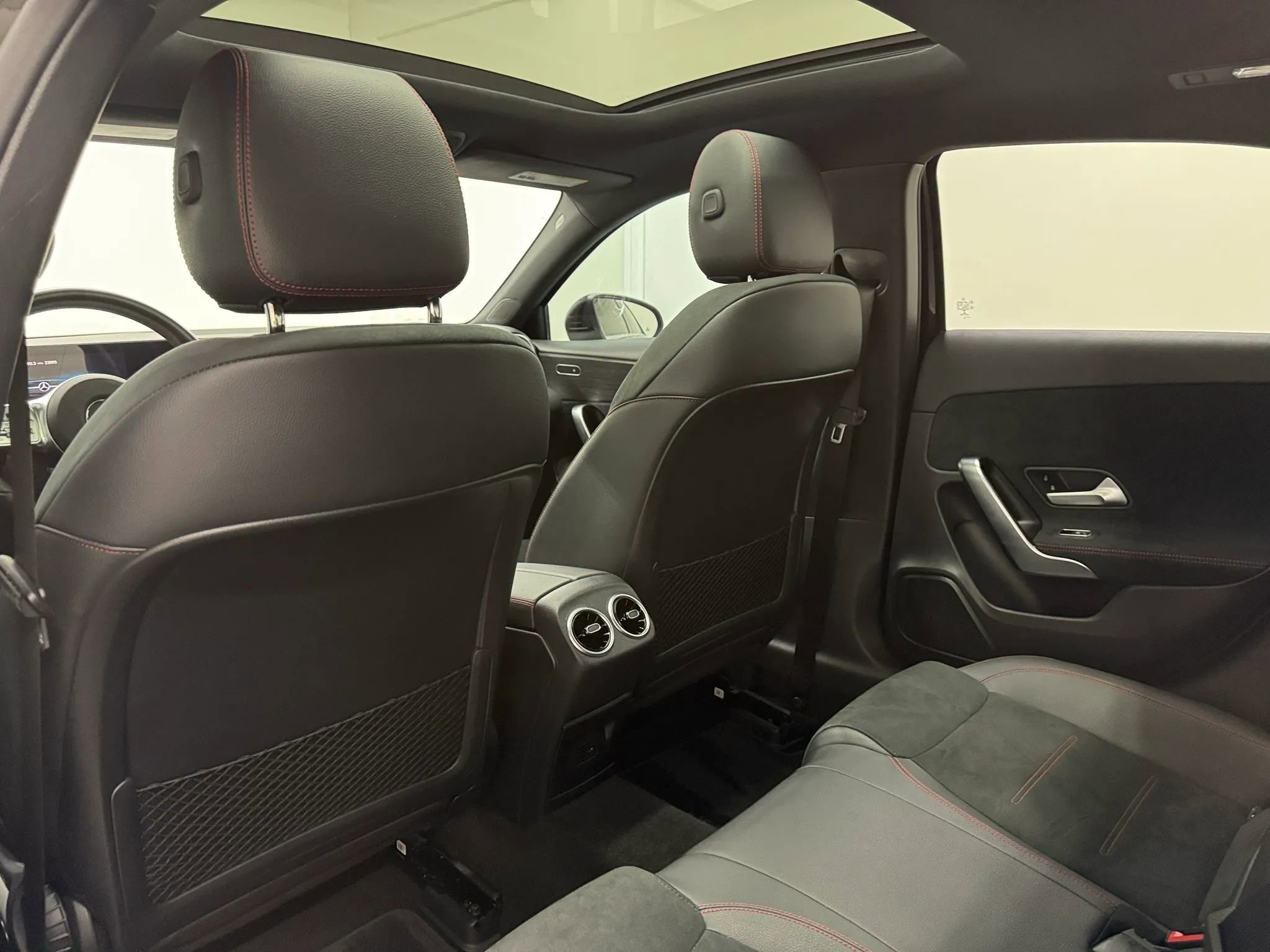 Used 2022 Mercedes-Benz A 220 4MATIC image 13