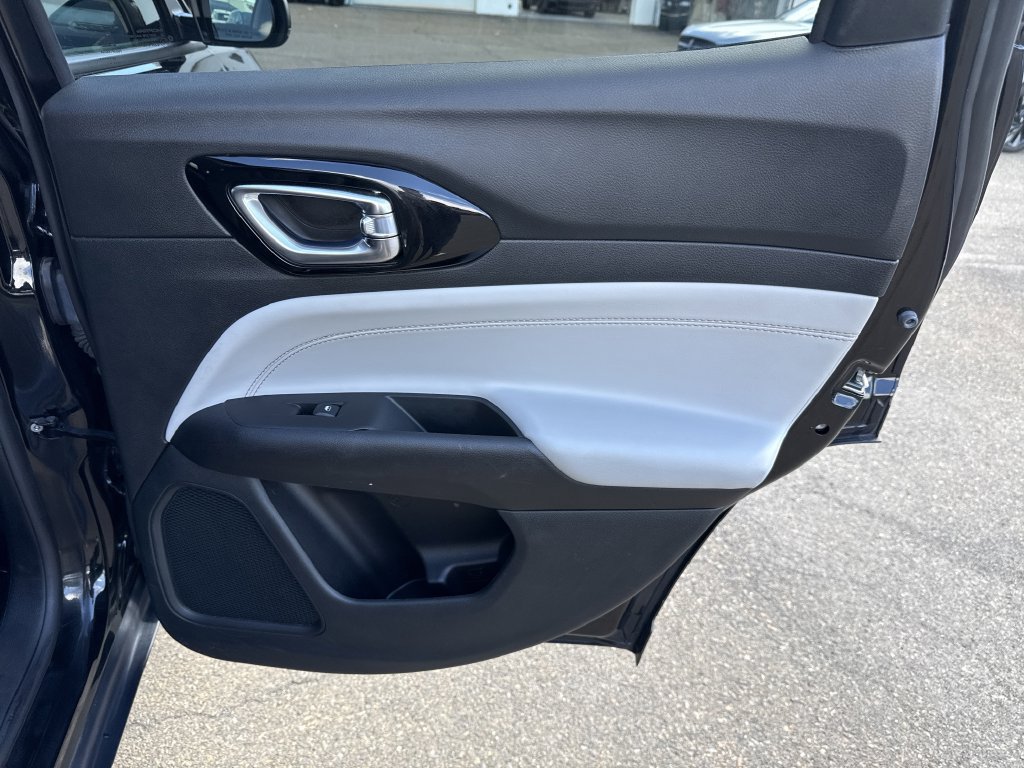 Used 2022 Jeep Compass Limited AWD/4WD image 14