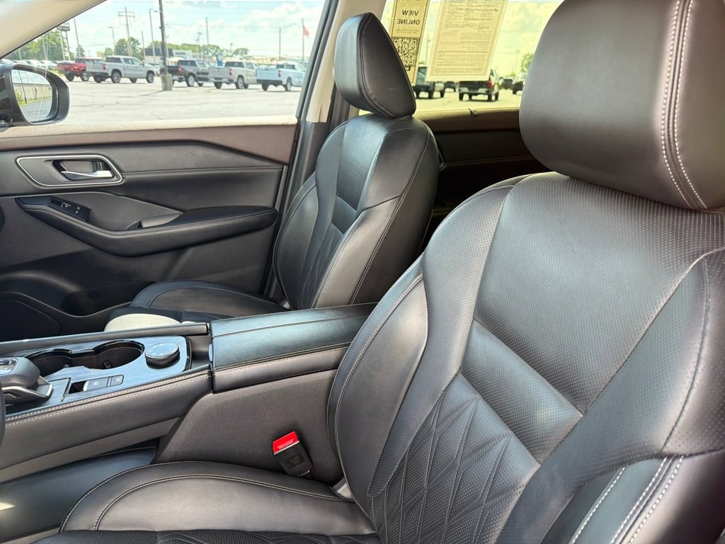 Used 2023 Nissan Rogue Platinum AWD/4WD image 12