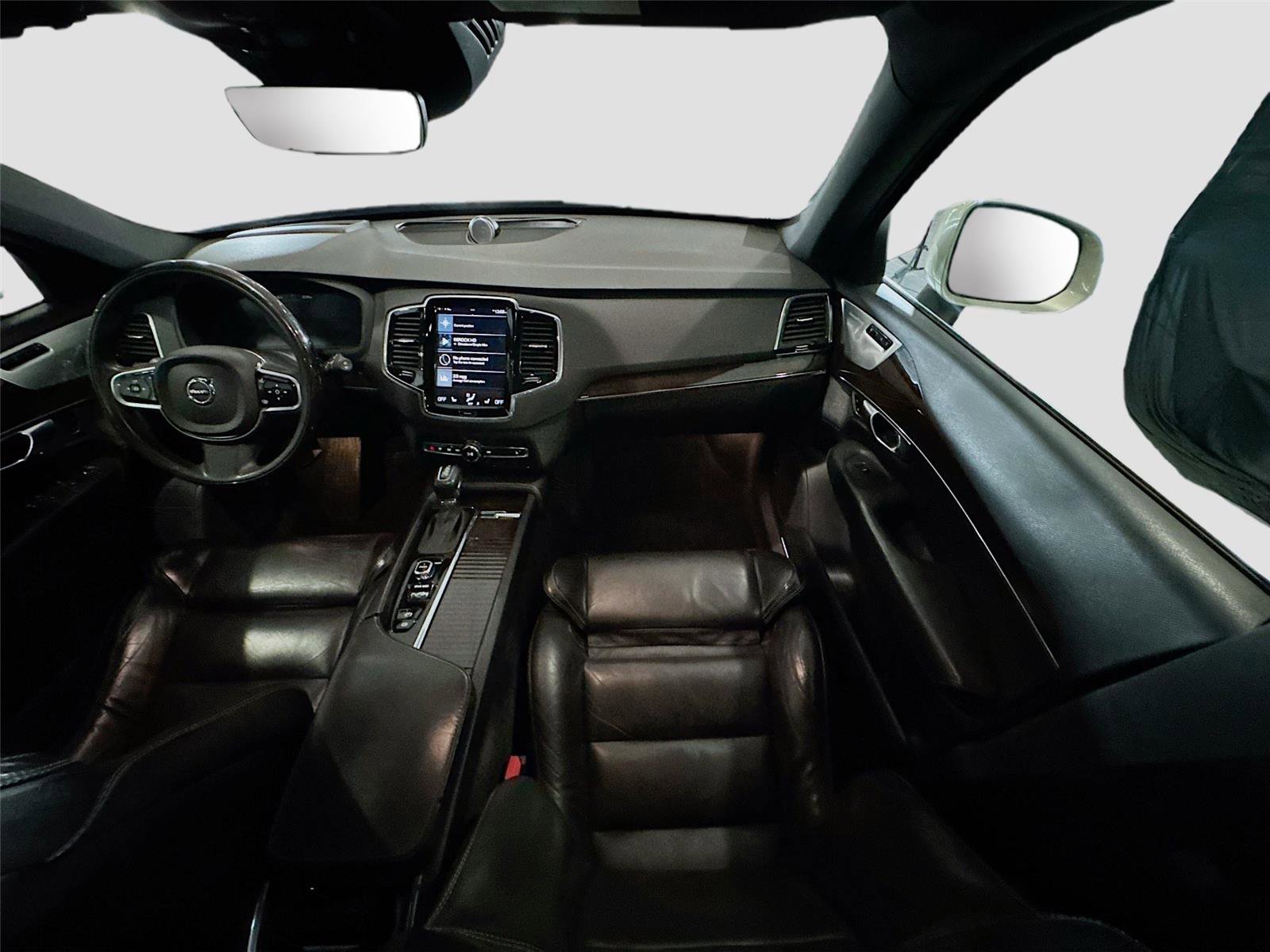 Used 2017 Volvo XC90 T6 Momentum w/ Vision Package image 24