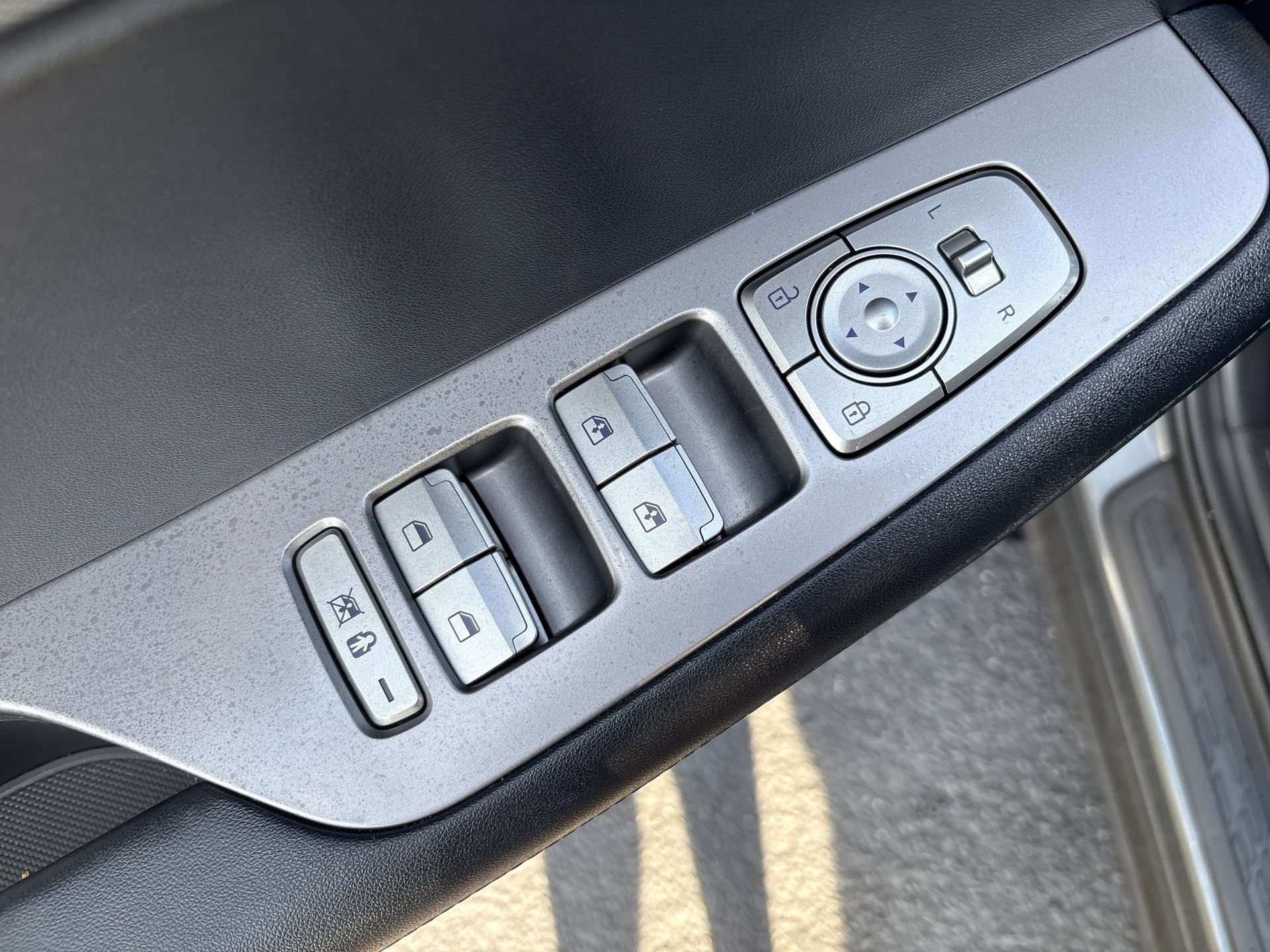 Used 2025 Hyundai Palisade SEL FWD image 15