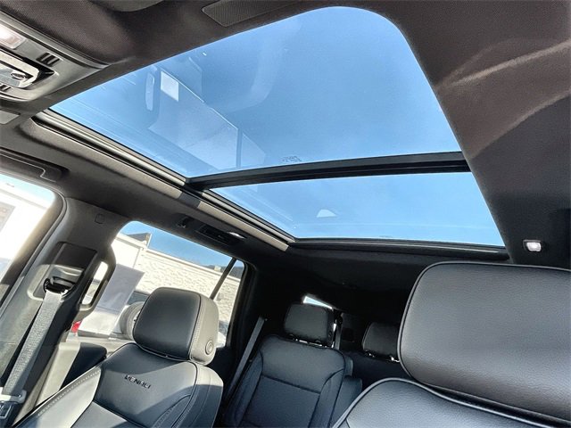 New 2026 GMC Yukon Denali w/ Sun & Power Step Package image 19