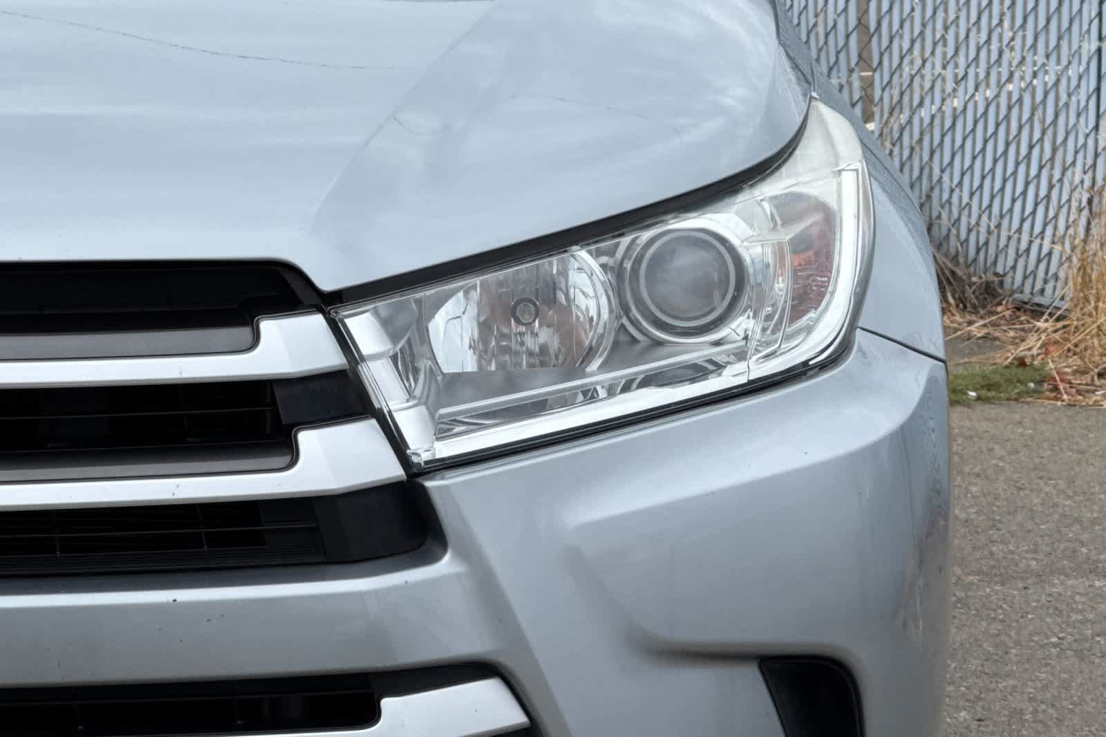 Used 2019 Toyota Highlander XLE AWD/4WD image 14