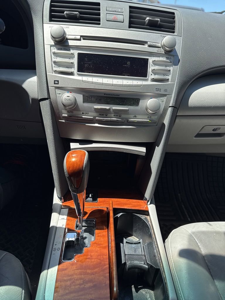 Used 2010 Toyota Camry XLE FWD image 9