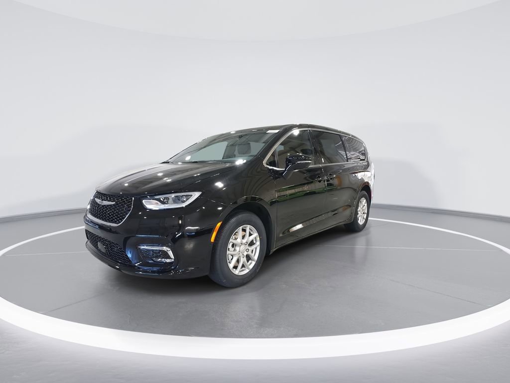 New 2026 Chrysler Pacifica Select image 4