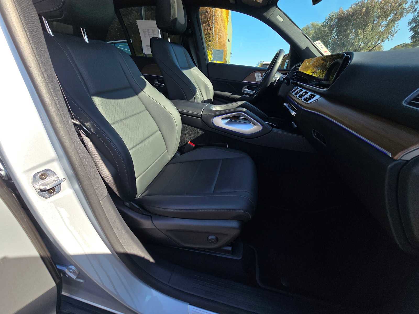 Certified 2025 Mercedes-Benz GLE 450 4MATIC image 11