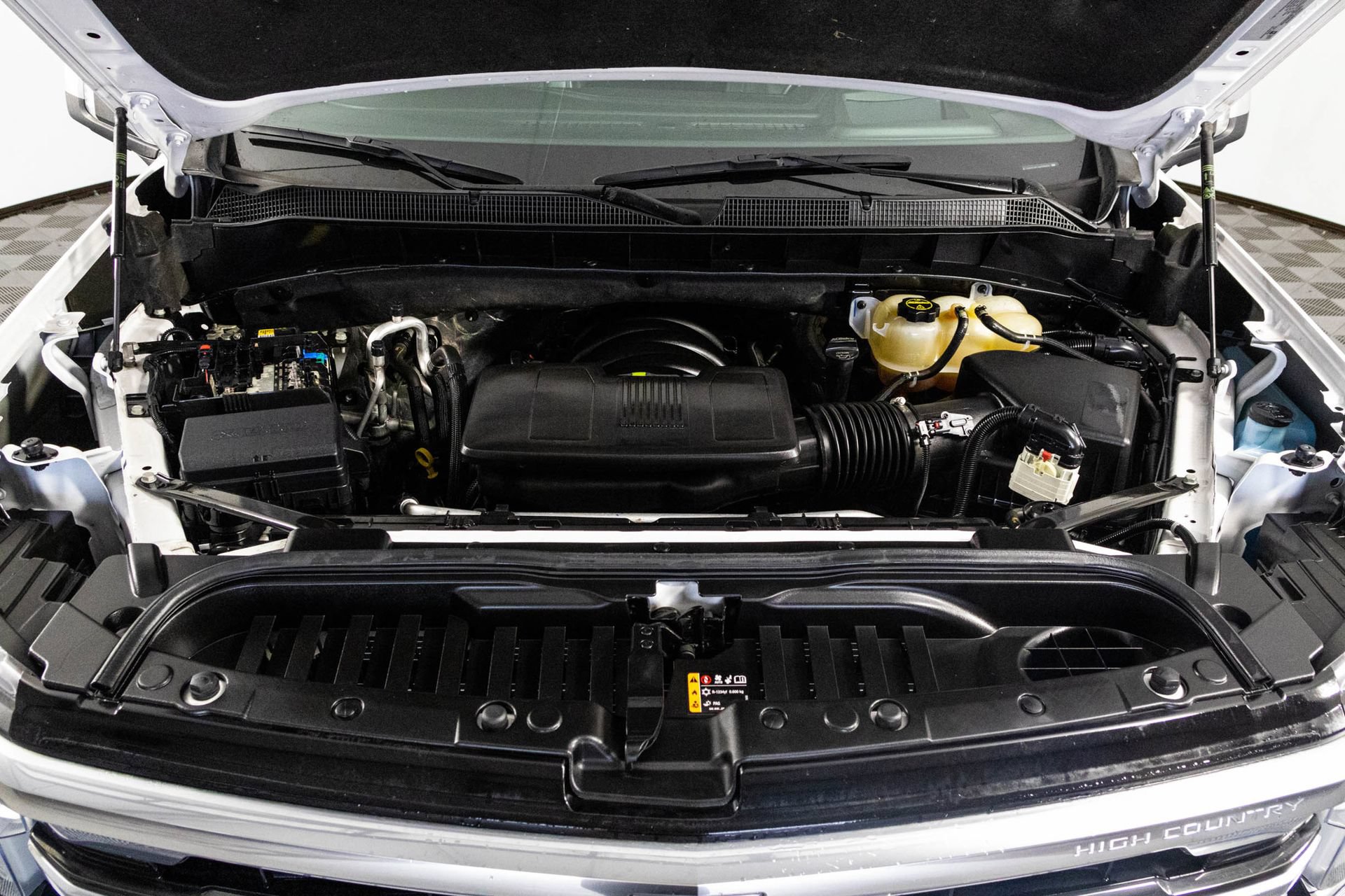 Used 2024 Chevrolet Silverado 1500 High Country w/ High Country Premium Package AWD/4WD image 50