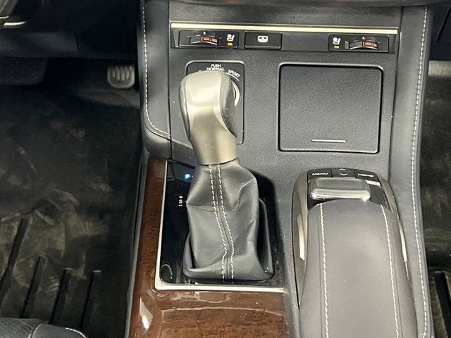 Used 2016 Lexus ES 350 w/ Luxury Package w/Wood Trim image 13