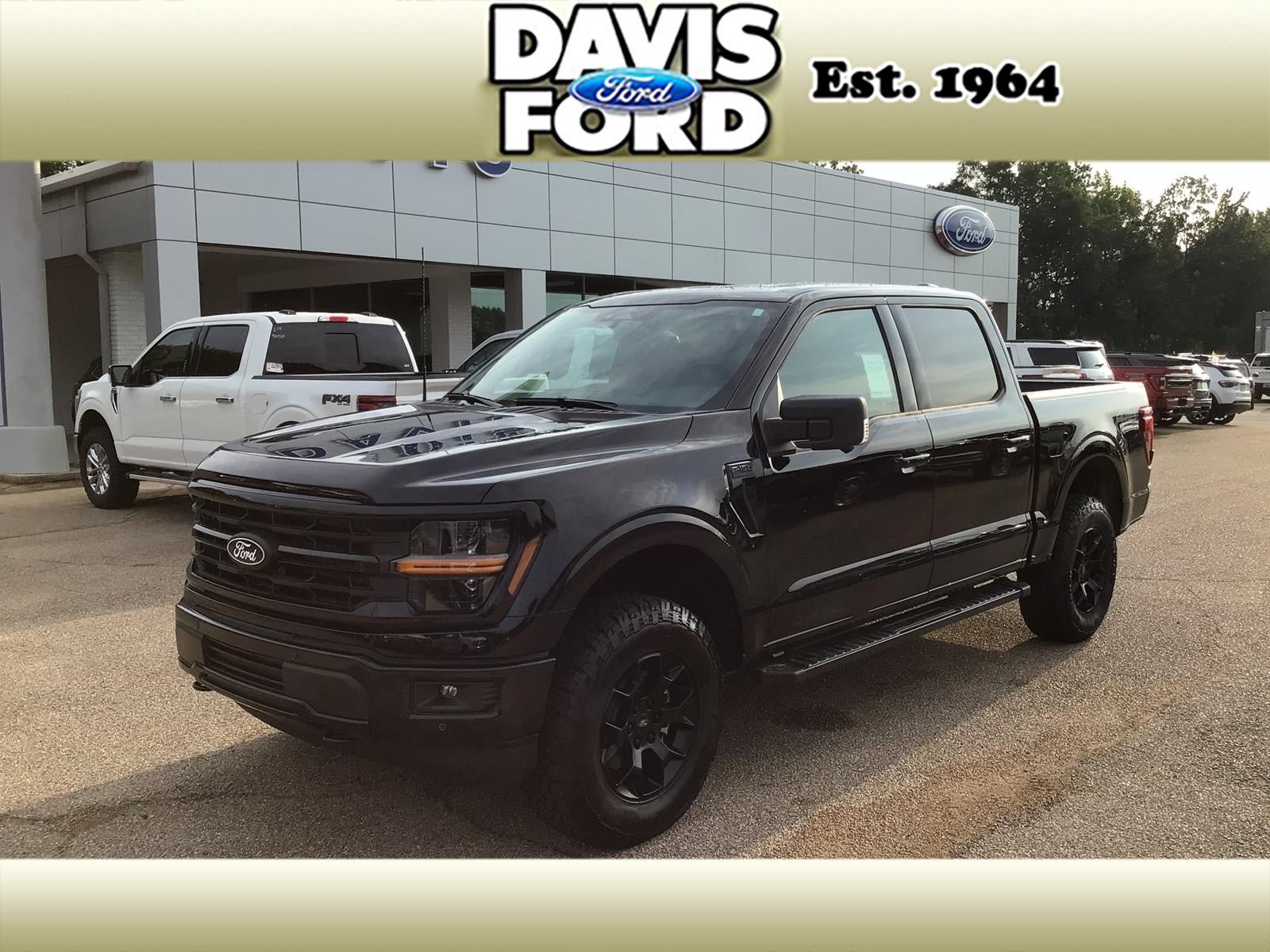 New 2026 Ford F150 XLT w/ Equipment Group 302A MID