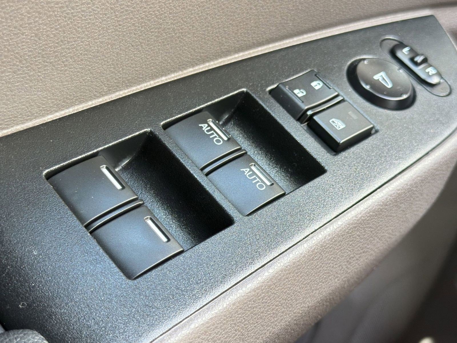 Used 2015 Honda Odyssey EX-L image 26