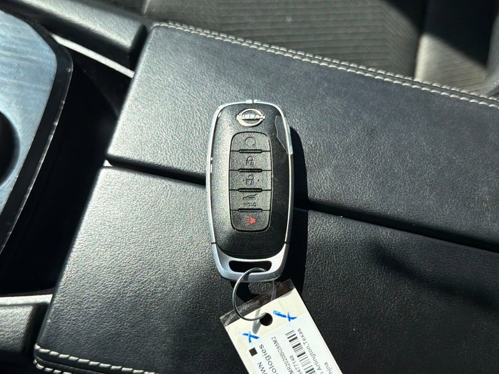 Used 2024 Nissan Rogue SV image 27