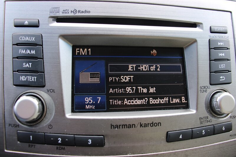 Used 2013 Subaru Outback 2.5i Limited AWD/4WD image 9