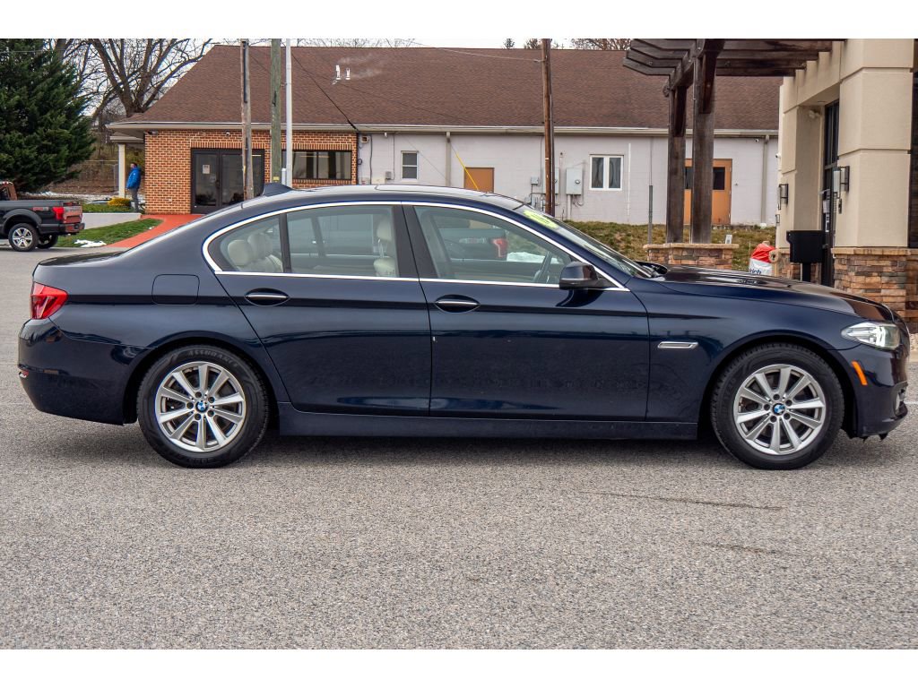 Used 2016 BMW 528i xDrive 528i xDrive image 2