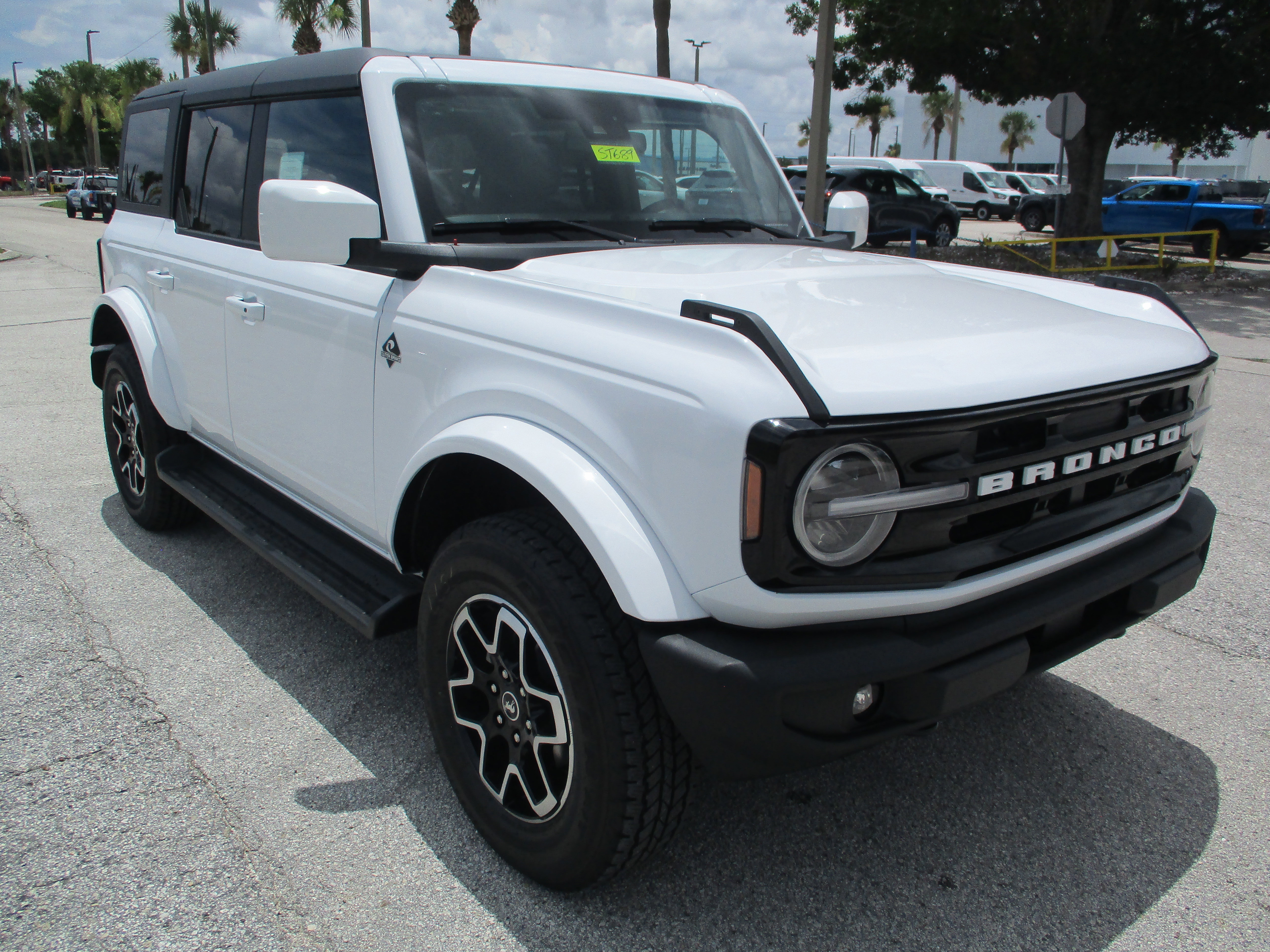 New 2025 Ford Bronco Outer Banks
